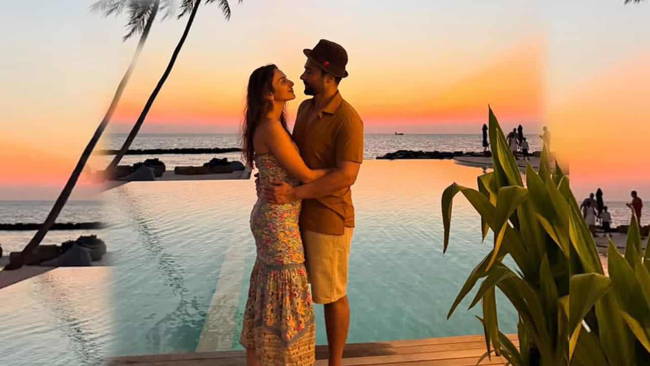 రకుల్ బీచ్లో తన ఫ్యామిలీతో కలిసి ఎంజాయ్ చేస్తున్న ఫొటోస్, అలాగే, రిసాట్లో తన భర్తతో దిగిన ఫొటోస్, ఫ్యామిలీతో దిగిన ఫొటోలను అభిమానులతో పంచుకుంది. ప్రస్తుతం ఈ ఫొటోస్ నెట్టింట తెగ వైరల్ అవుతున్నాయి. ఇవి చూసిన నెటిజన్స్, బీచ్లో రకుల్ గ్లామర్తో చెమటలు పట్టిస్తుందంటూ కామెంట్స్ చేస్తున్నారు ఫ్యాన్స్.