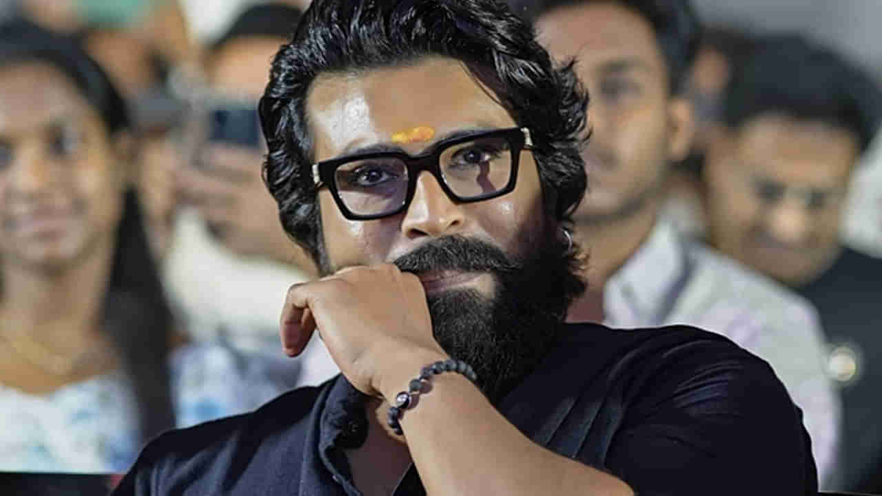 Ram Charan: క్రికెటర్గా మారి మైదానంలో సందడి చేస్తున్న రామ్ చరణ్.. అభిమానులకు కనుల విందు..