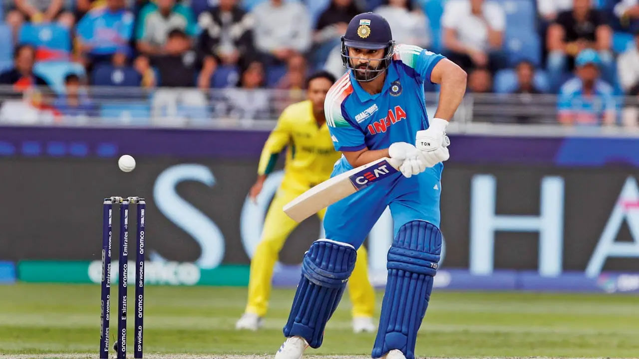 ఛాంపియన్స్ ట్రోఫీ ఫైనల్లో న్యూజిలాండ్‌కు చెందిన మిచెల్ సాంట్నర్, మైఖేల్ బ్రేస్‌వెల్‌లు స్పిన్ బౌలర్లుగా కనిపించనుండగా.. వరుణ్ చక్రవర్తి, కుల్దీప్ యాదవ్, అక్షర్ పటేల్, రవీంద్ర జడేజాలతో కూడిన దేశీయ స్పిన్ క్వార్టెట్‌ భారత్ తరపున బరిలోకి దిగే అవకాశం ఉంది.