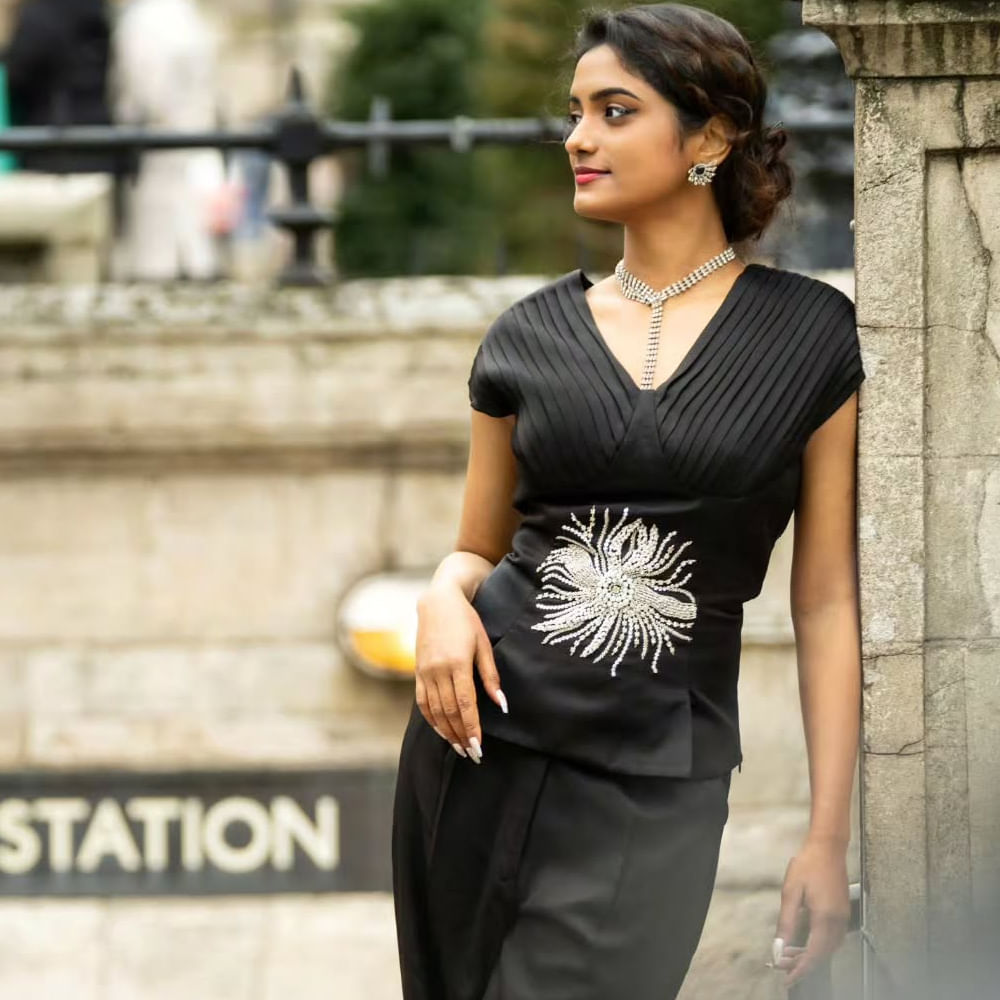 ఆ తర్వాత బిగ్ బాస్ ఫేమ్ సోహైల్ నటించిన మిస్టర్ ప్రెగ్నెంట్ సినిమాతో మరోసారి ప్రేక్షకులను అలరించింది. ఈసినిమాతో రూప ఫేమస్ అయ్యింది. కానీ తెలుగులో ఆఫర్స్ అందుకోలేదు. ఈ బ్యూటీకి తమిళం నుంచి వరుస అవకాశాలు వచ్చాయి. 