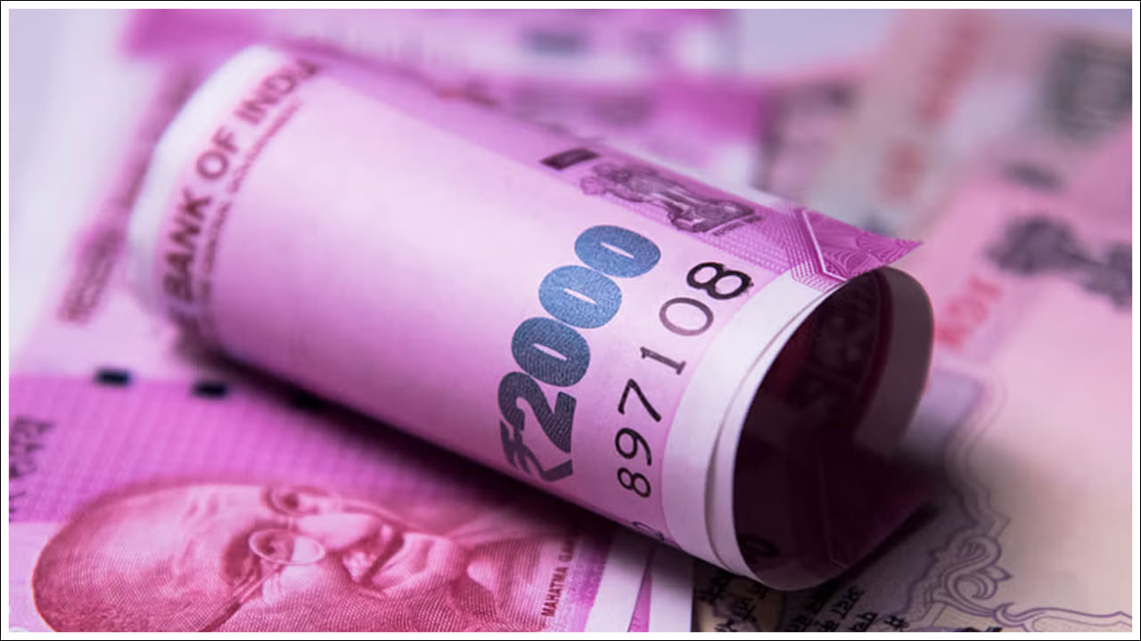 ఇది కాకుండా సామాన్యులు దేశంలోని ఏ పోస్టాఫీసు నుండి అయినా ఇండియా పోస్ట్ ద్వారా రూ. 2000 నోట్లను ఆర్బీఐ ఏ కార్యాలయానికైనా పంపి తమ బ్యాంకు ఖాతాలో జమ చేసుకోవచ్చు. రెండు వేల రూపాయల నోటు చట్టబద్ధంగా చెల్లుబాటు అవుతుంది.