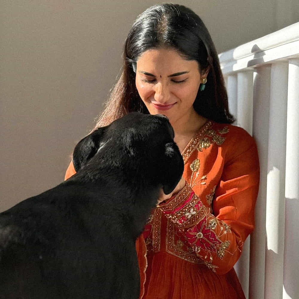 వీటిలో చి.ల.సౌ, హిట్ సినిమాలు మాత్రమే హిట్ అయ్యాయి. ఇక ఈ అమ్మడు సోషల్ మీడియాలో అందాలతో పిచ్చెక్కిస్తోంది. రెగ్యులర్ గా క్రేజీ ఫోటోలు షేర్ చేస్తూ అభిమానులను ఆకట్టుకుంటుంది ఈ వయ్యారి భామ.