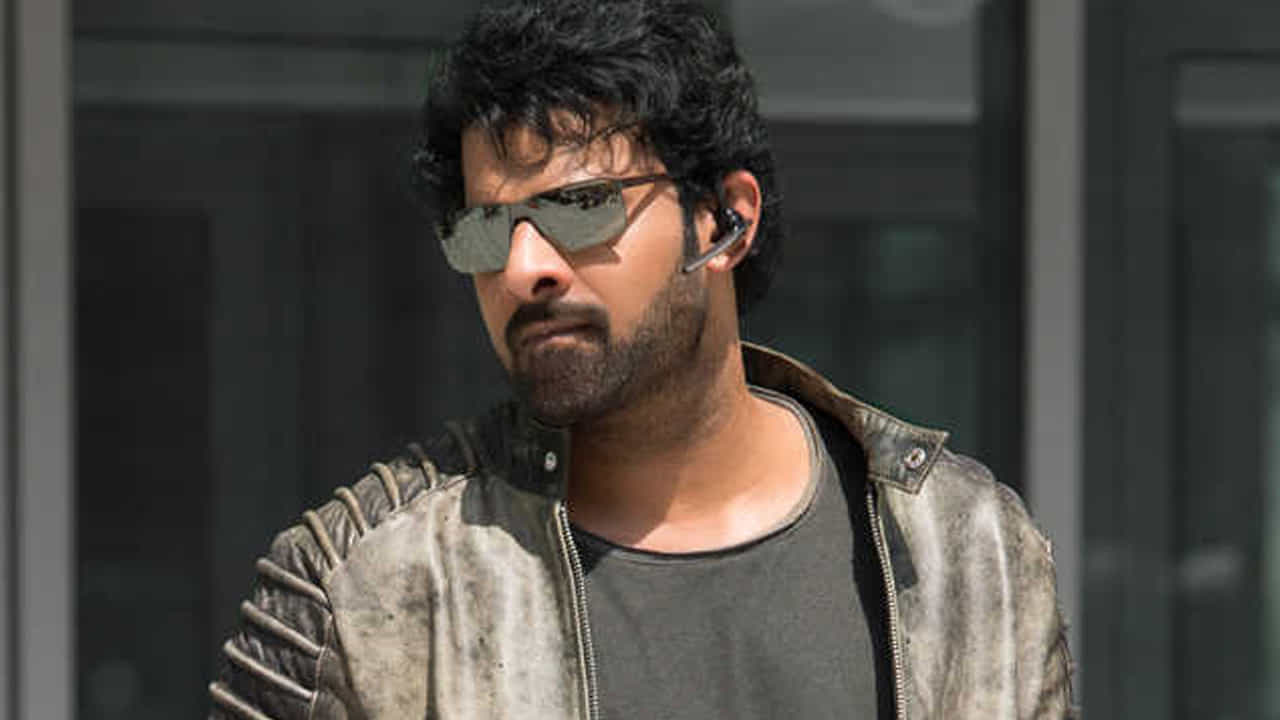బాహుబలి 2, సాహో, ఆదిపురుష్, సాలార్, కల్కి 2898 AD వంటి విజయాలతో ప్రభాస్ సినిమాలు నిరంతరం అధిక రాబడి లబిస్తుంది. డార్లింగ్ మూవీస్ వాటి నిర్మాణ వ్యయాలకు 4-5 రెట్లు ఎక్కువగా ఆర్జిస్తుండటంతో నిర్మాతలు రెబెల్ స్టార్ కోసం ఎంత బడ్జెట్ అయినా పెట్టడానికి సిద్ధం అవుతున్నారు. ప్రభాస్ ఒక నటుడిగా తన బహుముఖ ప్రజ్ఞతో రొమాంటిక్ హీరోల నుంచి యాక్షన్ హీరోల వరకు, అలాగే భారతదేశం అంతటా ప్రేక్షకులు అతన్ని మరింత ఆకట్టుకునేలా చేశాడు.