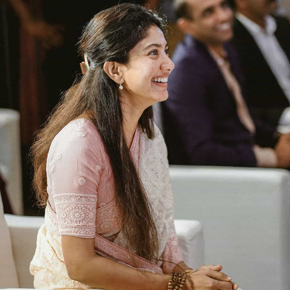 లాస్ట్ ఇయర్ అమరన్తో ఫిదా చేసిన బుజ్జి తల్లి ఈ ఏడాది తండేల్తో మెప్పించేశారు. పల్లవి ఈజ్ బ్యాక్ అనిపించారు. ఉన్నపళాన ఆమె రెమ్యునరేషన్ చుక్కల్ని తాకుతోందనే మాటలు కూడా స్ప్రెడ్ అవుతున్నాయి. సక్సెస్ ఉన్నప్పుడే క్యాష్ చేసుకోవాలనే ఆలోచన పల్లవికి కూడా వచ్చేసిందండోయ్ అంటున్నారు క్రిటిక్స్. అంతే మరి.. సక్సెసా.. మజాకా?
