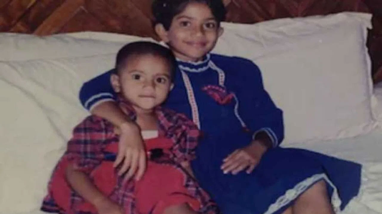 ఫొటోలో తన తండ్రితో కలిసి ఓ చిన్నపాప ఉంది. వైట్ గౌన్లో చాలా క్యూట్గా కనిపిస్తుంది చిన్నారి. అయితే ఆ క్యూట్ గర్లే, నేడు టాలీవుడ్ టాప్ హీరోయిన్. ఇంతకీ ఆ ముద్దుగుమ్మ ఎవరంటే?