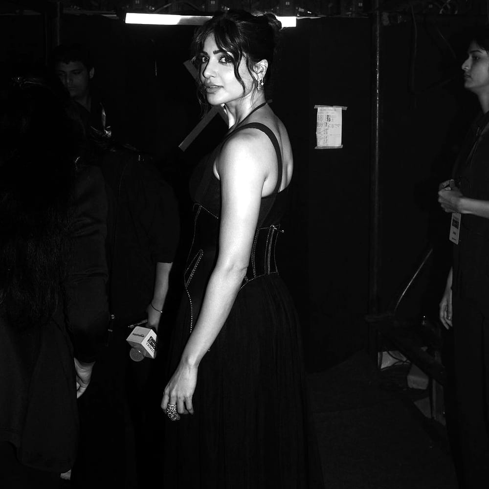 ఎన్ని రోజులు గ్యాప్ ఇచ్చినా.. ఒక్కసారి అలా ఈమె సోషల్ మీడియాలోకి వచ్చారంటే రచ్చ రచ్చే. తాజాగా మరోసారి ఇదే చేసారు స్యామ్. చాలా ప్రశ్నలకు సమాధానమిచ్చారు. 