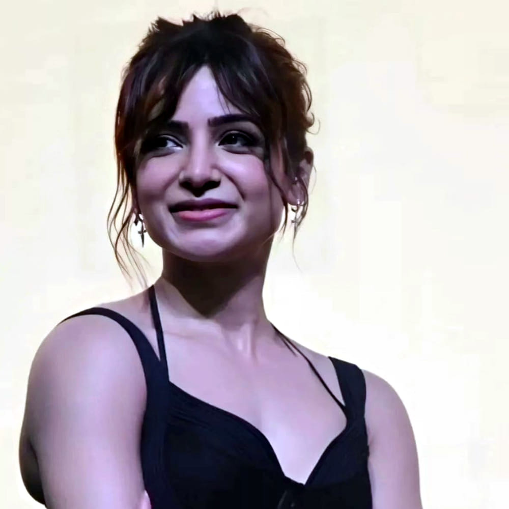 తాజాగా తన 15 ఏళ్ళ కెరీర్ గురించి గుర్తు చేసుకున్నారు స్యామ్. అందులో ఎన్నో తీపి జ్ఞాపకాలు.. మరెన్నో చేదు అనుభవాలున్నాయంటూ చెప్పుకొచ్చారీమే. జీవితంలో కొన్ని విషయాలు ఎంత మర్చిపోవాలన్నా మరిచిపోలేం అని.. కొన్ని మాత్రం ఇట్టే మరిచిపోతామంటూ వేదాంతం మాట్లాడారు సమంత. 