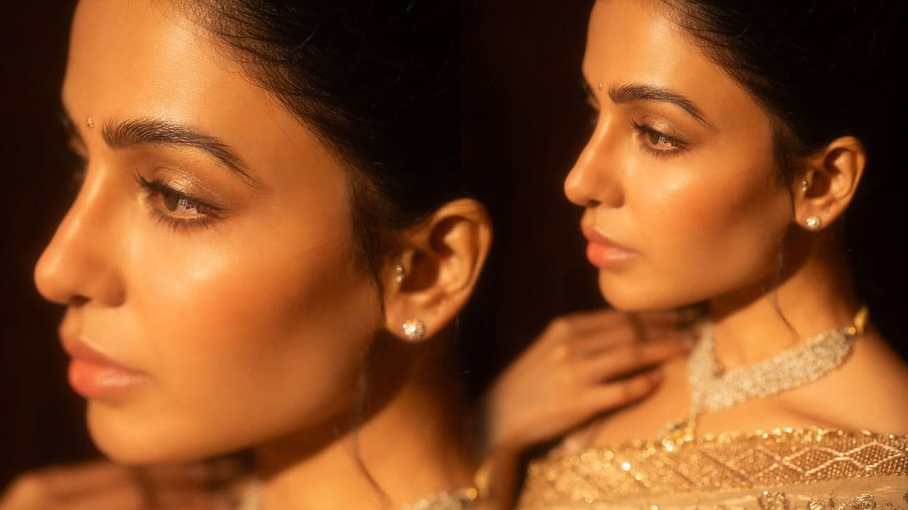 ఈ అవార్డ్స్ ఈవెంట్‌కు సమంత చీరలో అందంగా రెడీ అయివెళ్లింది.అంతేకాకుండా చూడటానికి చాలా చక్కగా, నవ్వుతూ కనిపించింది. 