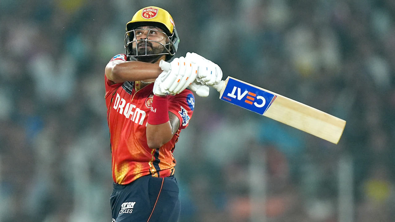 శ్రేయాస్ అయ్యర్: అహ్మదాబాద్‌లో గుజరాత్ టైటాన్స్‌తో జరిగిన మ్యాచ్‌లో పంజాబ్ కింగ్స్ కెప్టెన్ శ్రేయాస్ అయ్యర్ కేవలం 42 బంతుల్లో 9 సిక్సర్లు, 5 ఫోర్లతో అజేయంగా 97 పరుగులు చేశాడు. అజేయంగా నిలిచినప్పటికీ, అయ్యర్ కేవలం 3 పరుగుల తేడాతో అద్భుతమైన సెంచరీని కోల్పోయాడు. 