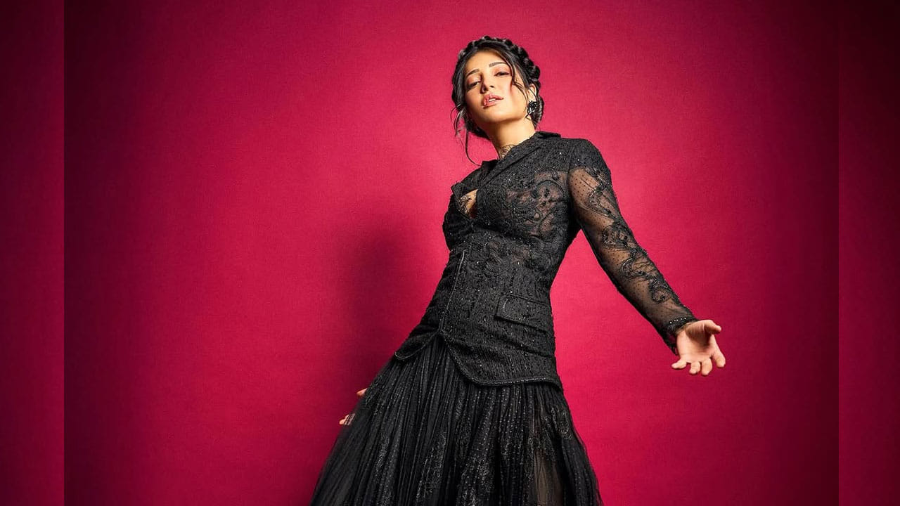 ఇక ఈ బ్యూటీ రజినీ కాంత్ హీరోగా లోకేశ్ కనగరాజ్ దర్శకత్వంలో రానున్న కూలీ సినిమాలో నటిస్తుంది. అంతే కాకుండా సలార్ 2లో కూడా ఈ బ్యూటీ నటిచనుంది. త్వరలో ఈ సినిమా పట్టాలెక్కనున్నట్లు సమాచారం.