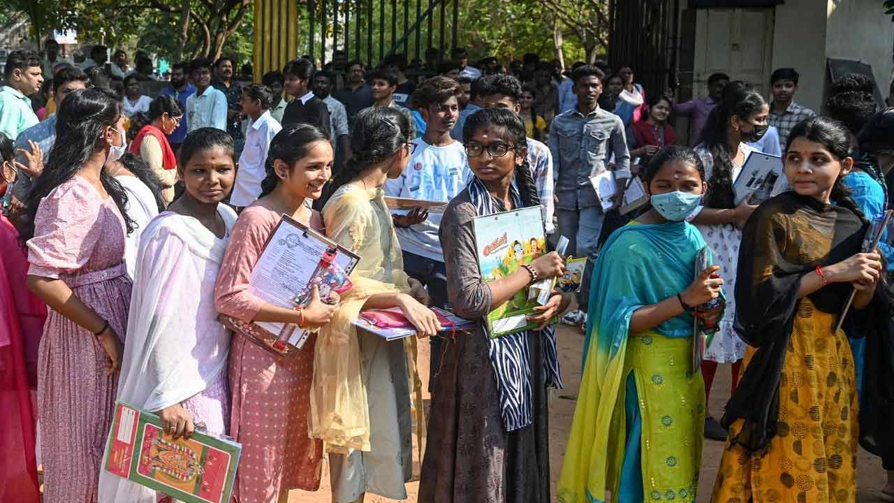 SSC Public Exams 2025: మార్చి 17 నుంచి టెన్త్‌ పబ్లిక్‌ పరీక్షలు.. ఆ వార్తలు వ్యాప్తి చేస్తే ఖఠిన చర్యలు: సర్కార్‌ వార్నింగ్