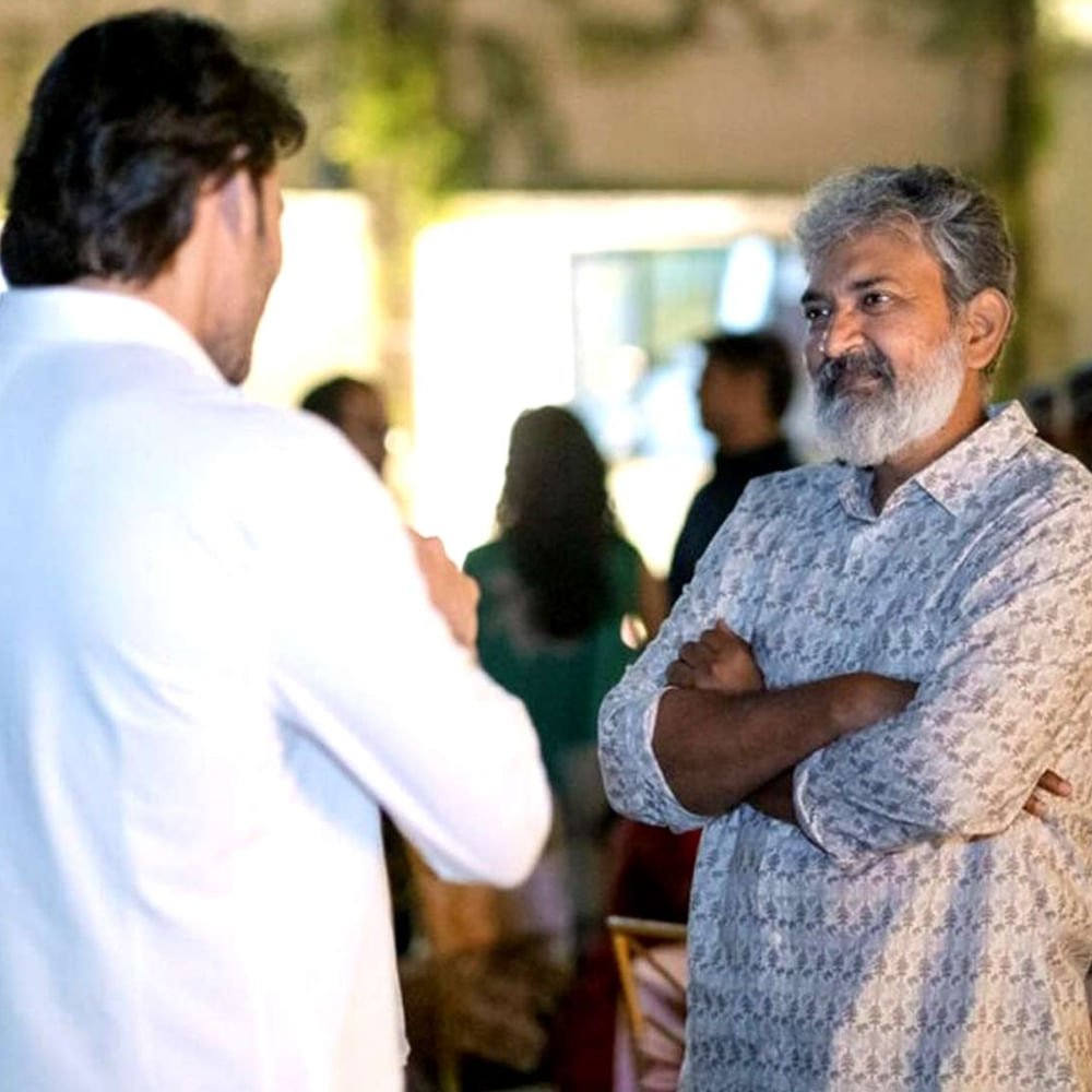 తాజాగా ఈ చిత్ర షూటింగ్‌పై మేజర్ అప్‌డేట్ వచ్చింది. షూటింగ్ మొదలైన రోజు నుంచి సిటీ దాటి బయటికి వెళ్లలేదు టీం. రామోజీ ఫిల్మ్ సిటీతో పాటు కొన్ని సీన్స్ అల్యూమీనియం ఫ్యాక్టరీలోనూ చిత్రీకరించారు రాజమౌళి. 