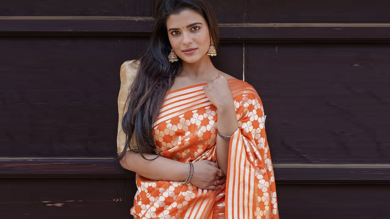 తిరుపతిలోని శ్రీ విద్యానికేతన్ ఇంటర్నేషనల్ స్కూల్‌లో, చెన్నైలోని హోలీ ఏంజెల్స్ ఆంగ్లో ఇండియన్ హయ్యర్ సెకండరీ స్కూల్‌లో చదివింది.తమిళనాడులో చెన్నైలోని ఇతిరాజ్ కాలేజ్ ఫర్ ఉమెన్‌ నుంచి బి.కామ్ లో డిగ్రీ పట్ట పొందింది ఈ వయ్యారి భామ.