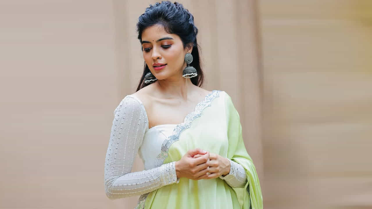 2021లో కిషోర్ తిరుమల దర్శకత్వంలో వచ్చిన రెడ్లో రామ్ పోతినేని సరసన తెలుగు చలనచిత్ర అరంగేట్రం చేసింది. అదే ఏడాది తెలుగు స్టార్ యాంకర్ ప్రదీప్ మాచిరాజు హీరోగా నటించిన 30 రోజుల్లో ప్రేమించడం ఎలా అనే చిత్రంలో హీరోయిన్ గా చేసింది. అదే ఏడాది విష్ణు సరసన అర్జున ఫాల్గుణ మూవీలో నటించింది.