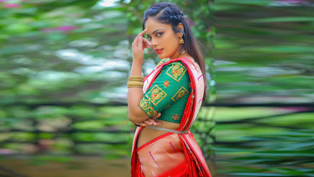 శ్వేత స్కూల్లో చదువుతున్నప్పుడే ఉదయ మ్యూజిక్లో వీజేగా కెరీర్ని ప్రారంభించింది. ఆమె 2008 కన్నడ చిత్రం నంద లవ్స్ నందితలో తన నటనా జీవితాన్ని ప్రారంభించింది. చిత్రంలో ఆమె పాత్రకు నందిత అని పేరు పెట్టారు, ఆ తర్వాత ఆమె తన స్క్రీన్ పేరుగా మార్చుకుంది.