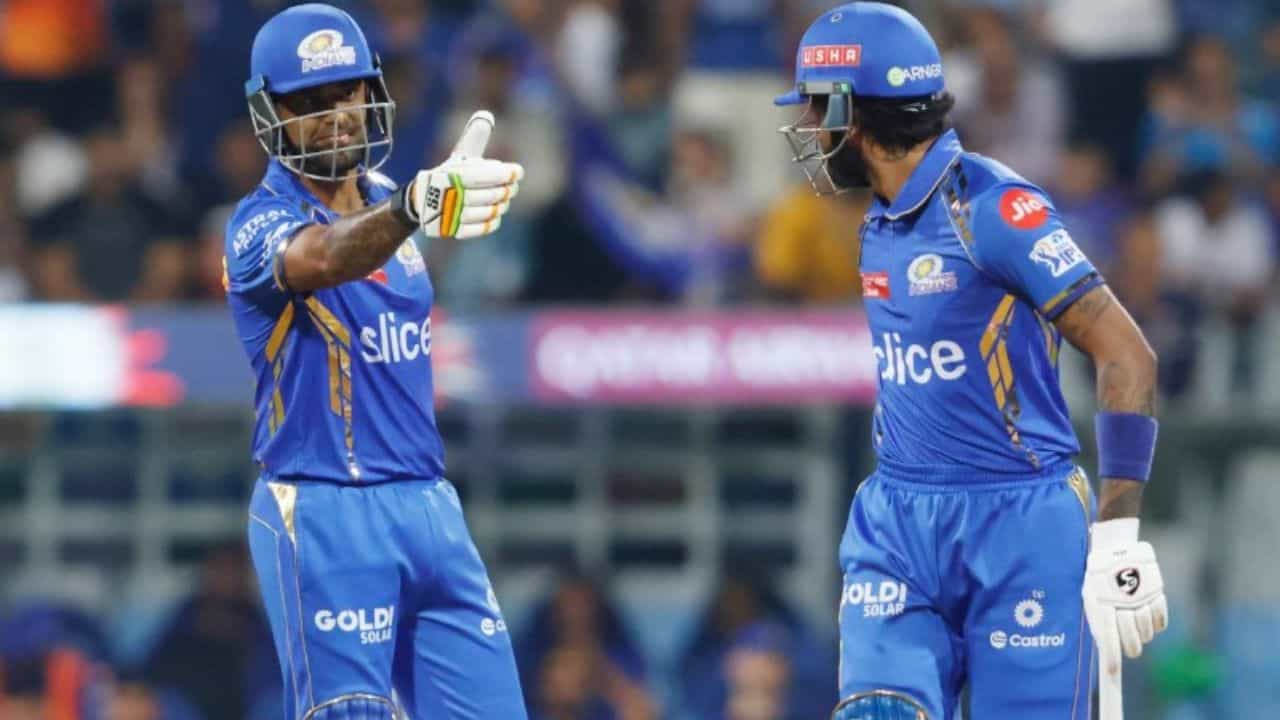 సూర్యకుమార్ చివరిసారిగా IPL 2023లో ముంబై జట్టుకు నాయకత్వం వహించాడు. రోహిత్ శర్మ లేకపోవడంతో, కోల్కతా నైట్ రైడర్స్ (KKR)తో జరిగిన జట్టుకు సూర్యకుమార్ నాయకత్వం వహించాడు. ఆ మ్యాచ్లో అతను 25 బంతుల్లో 43 పరుగులు చేసి విజయంలో కీలక పాత్ర పోషించాడు.