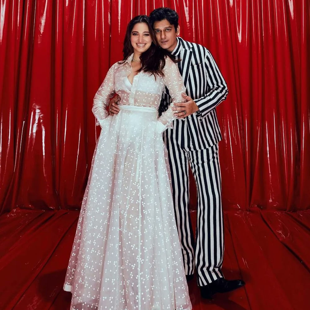 కొన్నాళ్లుగా బాలీవుడ్ నటుడు విజ‌య్ వ‌ర్మ‌తో డేటింగ్ చేస్తున్నారు మిల్కీ బ్యూటీ.. ఇప్పుడు ఈ రిలేషన్‌కు గుడ్ బై చెప్పినట్లు తెలుస్తుంది. కొన్నాళ్ల పాటు విజయ్‌తో డేటింగ్ విషయాన్ని సీక్రేట్‌గా ఉంచిన తమన్నా.. తర్వాత ఓపెన్ అయిపోయారు. 