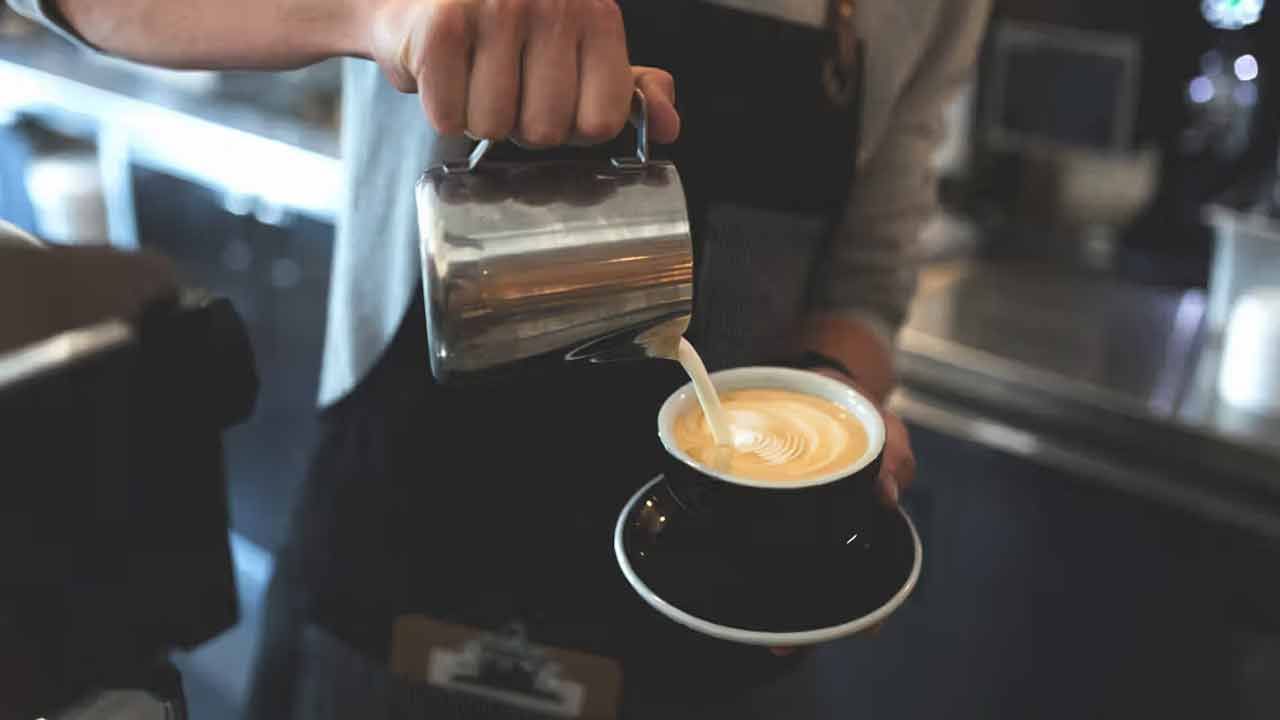 Sudden Headache: టీ, కాఫీ తాగితే నిజంగానే తల నొప్పి తగ్గుతుందా? దీని వెనుక అసలు రహస్యం ఇదే..