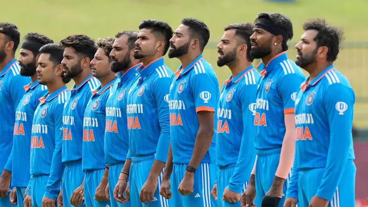 దేశీయ క్రికెట్ స్టార్లతో పాటు, భారత జట్టులోని రోహిత్ శర్మ, విరాట్ కోహ్లీ, యశస్వి జైస్వాల్, శుభ్‌మాన్ గిల్, సర్ఫరాజ్ ఖాన్ వంటి స్టార్ ప్లేయర్స్ కూడా ఇండియా ఏ జట్టులో చేర్చవచ్చు. ఆస్ట్రేలియా పర్యటనలో ఈ ఆటగాళ్ళు ఇబ్బంది పడుతూ కనిపించారు. ఇటువంటి పరిస్థితిలో, ఇంగ్లాండ్‌పై టెస్ట్ సిరీస్ గెలవలేని 18 ఏళ్ల కరువును అంతం చేయడానికి, సెలెక్టర్లు స్థిరపడిన ఆటగాళ్లను ఇండియా ఏ తరపున ఆడమని అడగవచ్చు. ఈసారి భారత జట్టు ఇంగ్లాండ్‌లో టెస్ట్ సిరీస్‌ను చాలా ముందుగానే ఆడుతోంది.