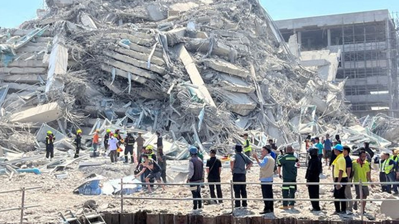 Earthquake: ‘సాయం చేయండి’.. శిథిలాల కిందే శవాల దిబ్బలు.. ఎక్కడ చూసినా హృదయ విదారక దృశ్యాలే..