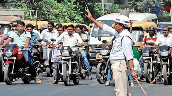 Traffic Fines: వాహనాదారులకు బిగ్ అలర్ట్.. ఆ తప్పు చేస్తే జరిమానా బాదుడు తప్పదంతే..!