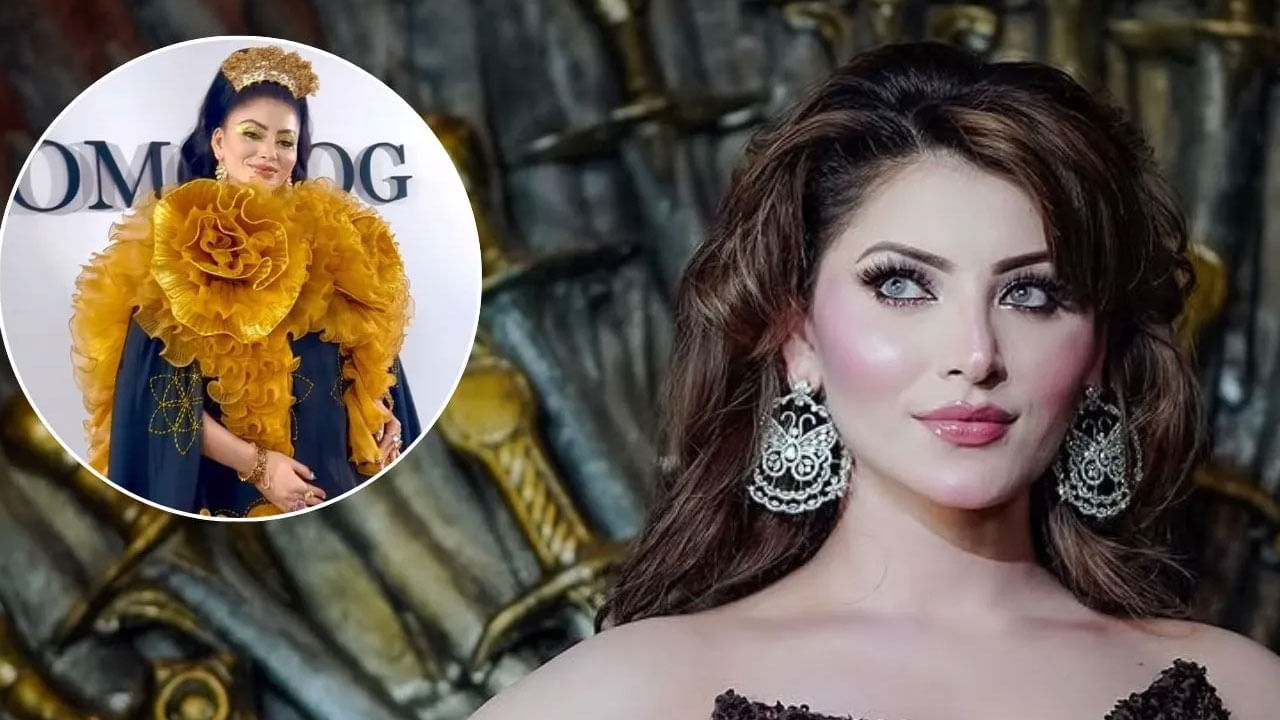 ఊర్వశి రౌటెలా తాజాగా పారిస్ ఫ్యాషన్ వీక్ కార్యక్రమానికి హాజరయ్యారు. ఈ సందర్భంగా ఈ ముద్దుగుమ్మ ఆ కార్యక్రమంలోని ఫొటోస్ సోషల్ మీడియాలో షేర్ చేయడంతో అవి నెట్టింట తెగ వైరల్ అవుతున్నాయి. దీంతో ఈ అమ్మడు ధరించిన డ్రెస్ పై కొందరు పాజిటివ్‌గా కామెంట్స్ చేస్తే మరికొందరు ట్రోలింగ్ చేస్తున్నారు.