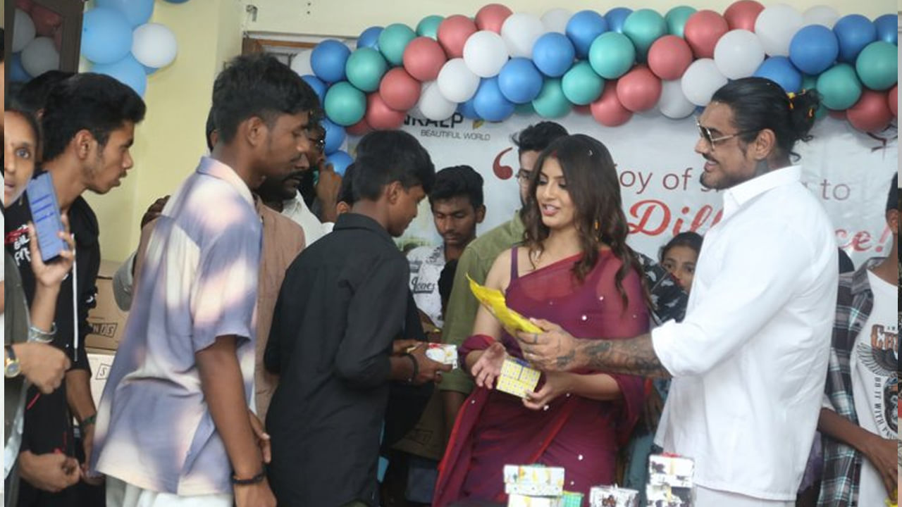 Varalaxmi Sarathkumar Birth