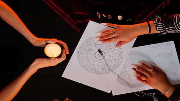 Vastu Tips: పొరపాటున కూడా ఈ 4 వస్తువులు వేరొకరి దగ్గరి నుంచి అరువు తీసుకోకండి..