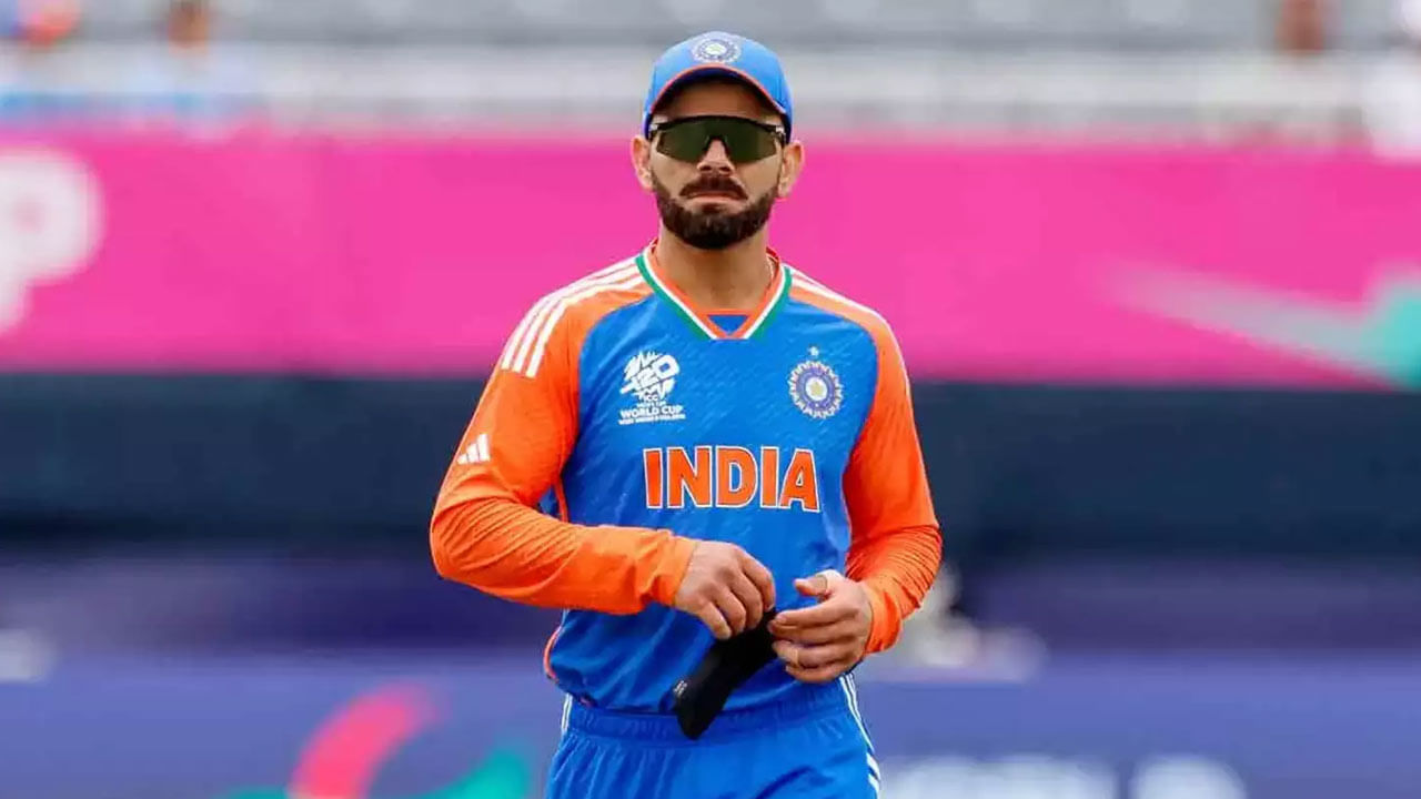 విరాట్ కోహ్లీ బ్యాటింగ్‌లో అతిపెద్ద రహస్యం ఏమిటంటే అతను పరిస్థితికి అనుగుణంగా ఆడుతున్నాడు. అతని ఈ సామర్థ్యం అతనికి ఎక్కువసేపు బ్యాటింగ్ చేయడానికి సహాయపడుతుంది. 2025 ఛాంపియన్స్ ట్రోఫీలో అతను ఒక్క సిక్స్ కూడా కొట్టకపోవడానికి ఇదే కారణం. దీని అర్థం అతను ఒత్తిడిలో ఉన్నాడని కాదు. కానీ, ఏ పరిస్థితిలో ఏ షాట్ ఆడాలో అతనికి తెలుసు. 