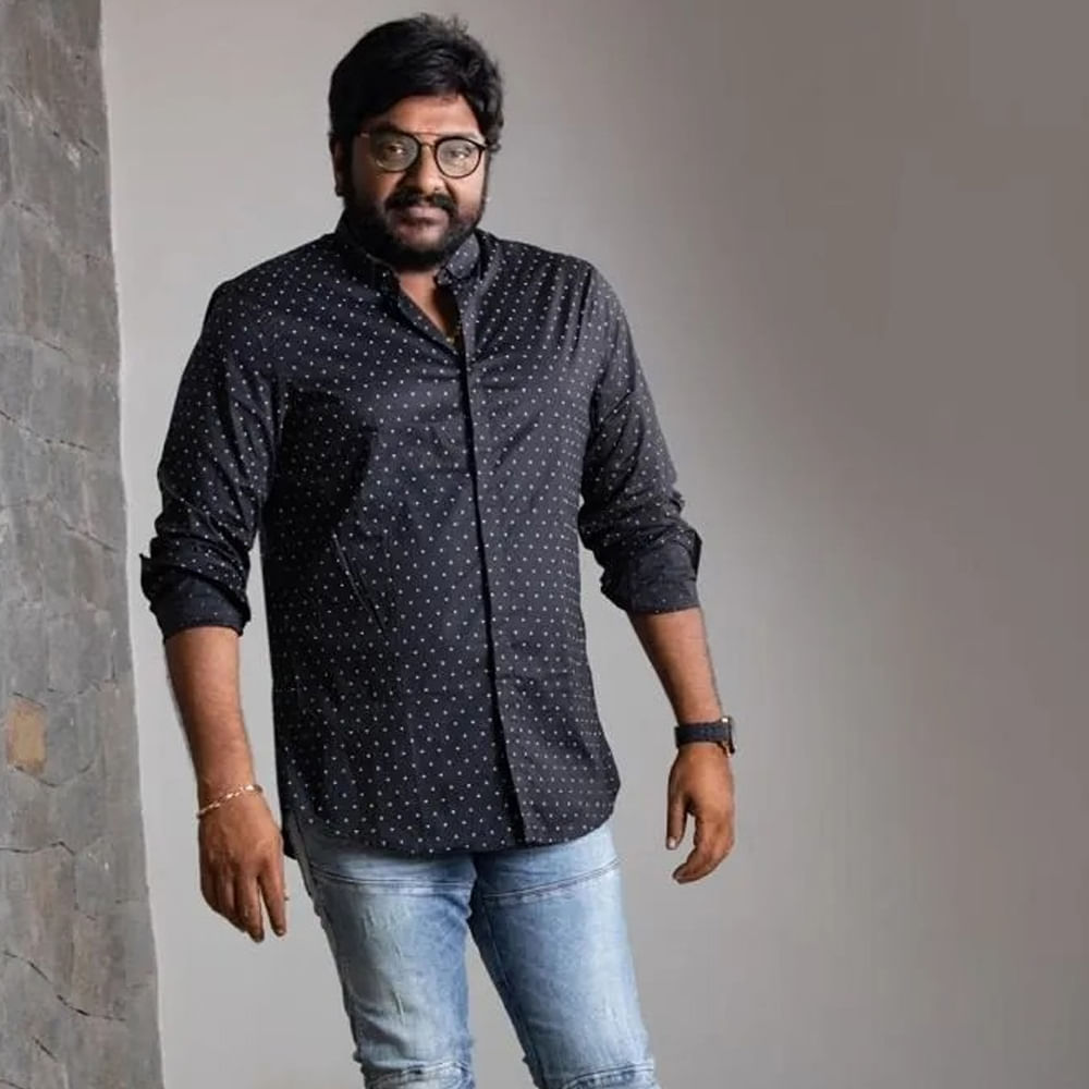 ఇది ఓ వేశ్య కథ. చదువు కోసం USA వచ్చిన ఒక రష్యన్ కోటీశ్వరుడు 23 ఏళ్ల వేశ్యతో ప్రేమలో పడతాడు.. వాళ్ళ పెళ్లికి కుటుంబం ఒప్పుకోదు.. ఆ తర్వాత ఏం జరిగింది అనేది ఈ సినిమా కథ.