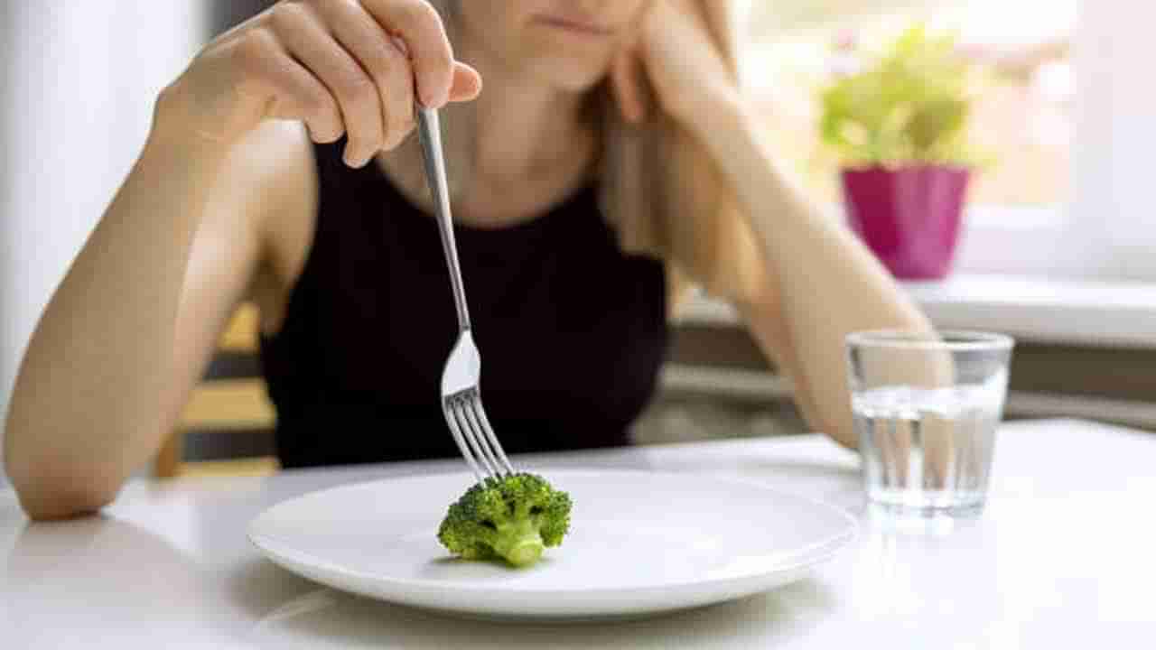 18ఏళ్ల యువతి ప్రాణం తీసిన ఫ్యాషన్‌ డైట్.. బరువు తగ్గాలనే మోజుతో ఏకంగా చావు నోట్లోకే..