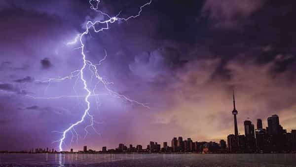 Weather News: తెలుగు రాష్ట్రాల ప్రజలకు అలర్ట్.. ఈ ప్రాంతాల్లో పిడుగులతో కూడిన వర్షాలు.. వెదర్ రిపోర్ట్ ఇదిగో