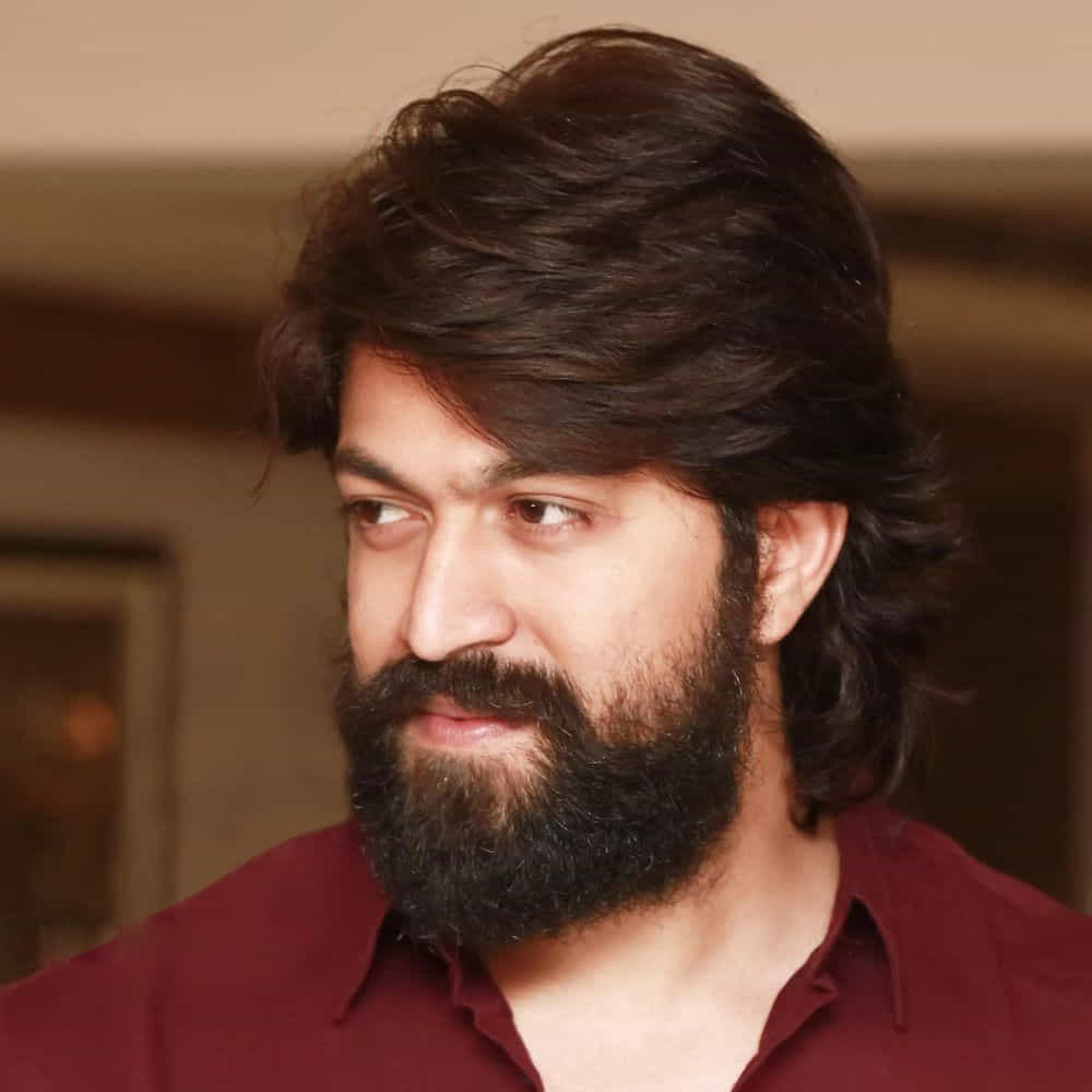 టాప్లో ట్రెండ్ అవుతోంది టాక్సిక్ మూవీ. యష్ మిసెస్ రాధికా పండిట్కి బర్త్ డే విషెస్ చెబుతూ టాక్సిక్ని ట్రెండ్ చేస్తున్నారు అభిమానులు. జస్ట్ ట్రెండ్ చేయడమే కాదు.. యష్కి తమ మనసులో మాటల్ని చెప్పేస్తున్నారు. ఇంతకీ ఏం చెబుతున్నట్టు?