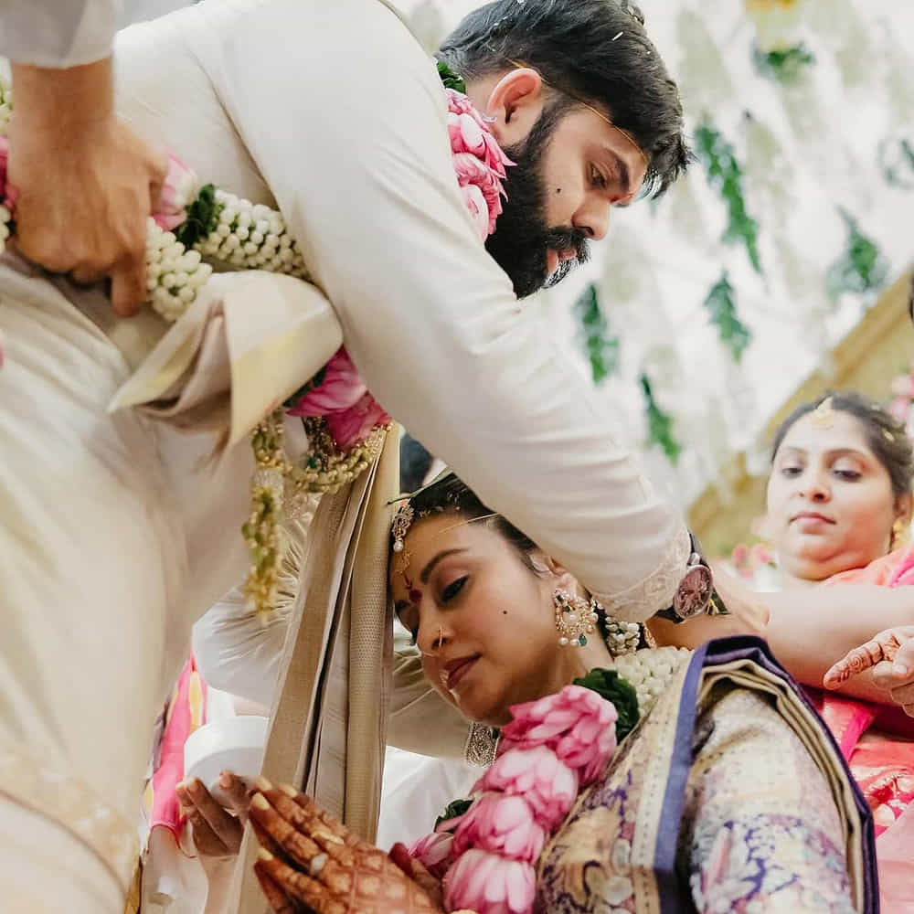 టాలీవుడ్ నటి అభినయ వివాహ బంధంలోకి అడుగుపెట్టారు. హైదరాబాద్ కు చెందిన వి.కార్తిక్ అలియాస్ సన్నీ వర్మతో ఆమె ఏడడుగులు వేశారు. వీరిద్దరి వివాహం జూబ్లీహిల్స్ లోని జె.ఆర్.సి కన్వెన్షన్ సెంటల్ లో ఘనంగా జరిగింది.