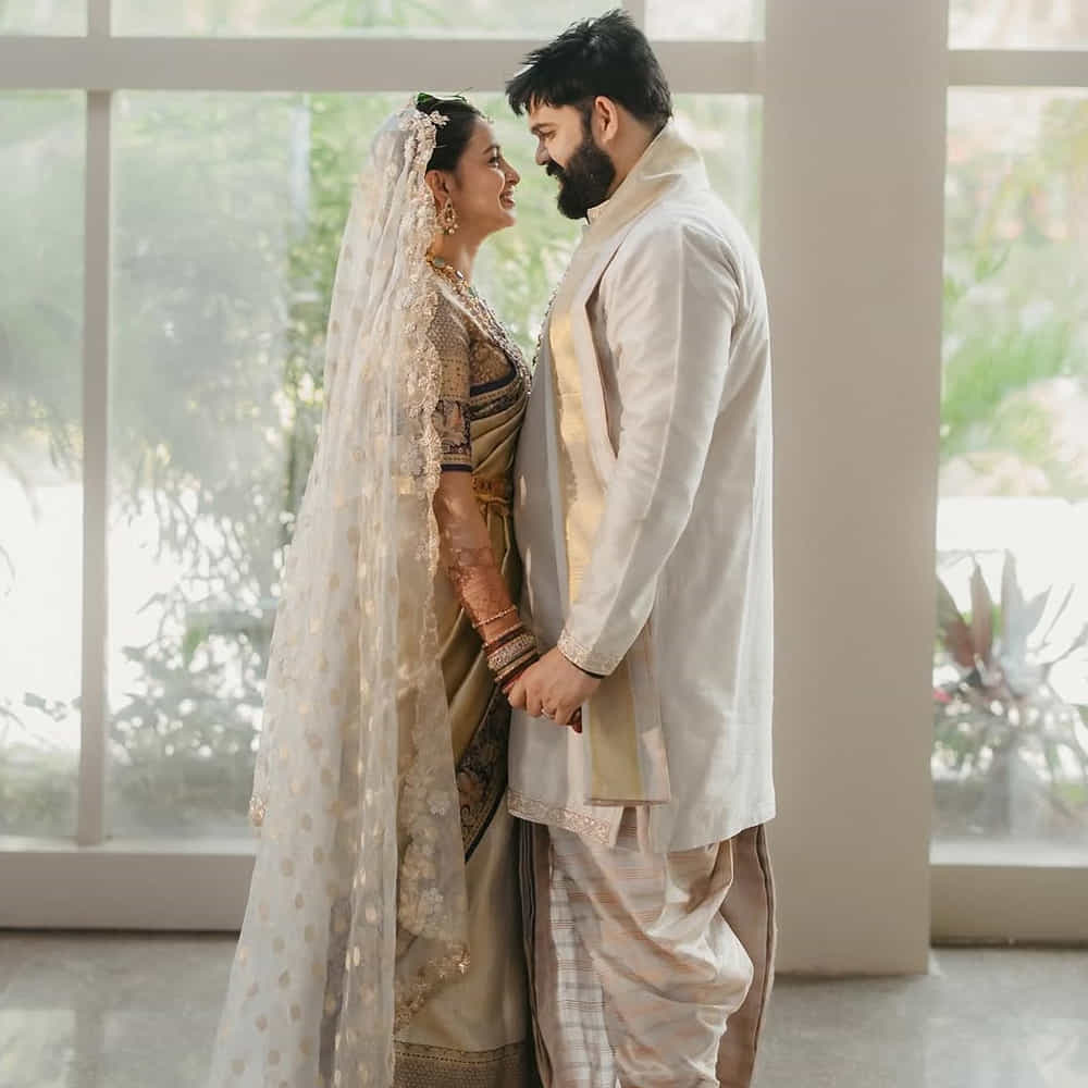 ఇటీవల మలయాళంలో ఆమె నటించిన పని సినిమా భారీ విజయాన్ని అందుకున్న సంగతి తెలిసిందే. ఇదిలా ఉంటే... తాజాగా తన ఫెళ్లి ఫోటోస్ ఇన్ స్టాలో షేర్ చేసింది అభినయ. దీంతో కొత్త జంటకు శుభాకాంక్షలు తెలుపుతున్నారు ఫ్యాన్స్.