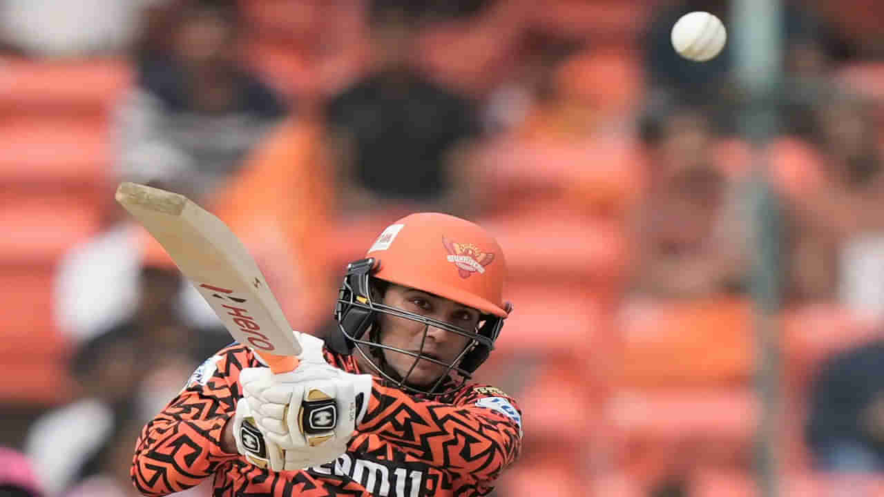 KKR vs SRH: నేటి మ్యాచ్‌లో కాటేరమ్మ చిన్న కొడుకు అభిషేక్ శర్మ చేరుకోగల మైలురాళ్లు ఇవే..