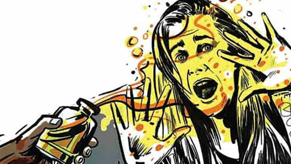 నిద్రపోతున్న భార్య, ఇద్దరు కూతుర్లపై యాసిడ్ పోసిన దుర్మార్గుడు! కారణం ఏంటంటే..?