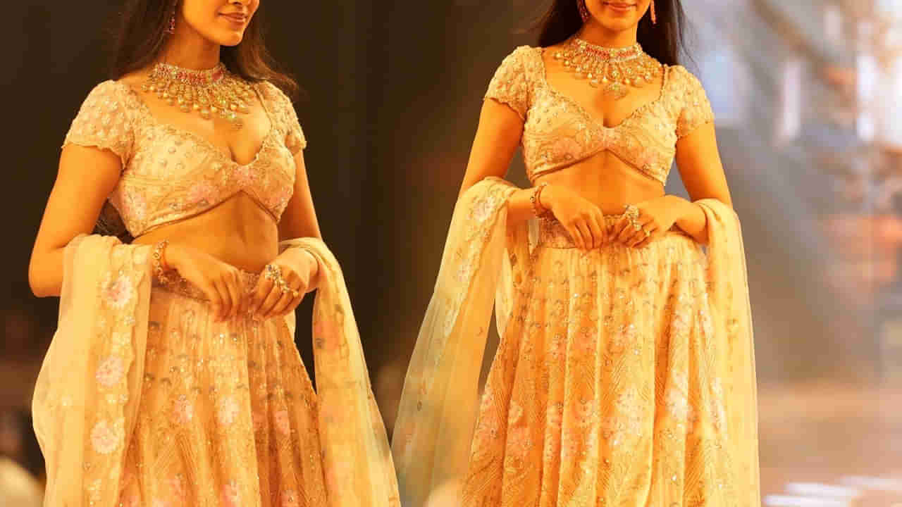 ఏం అందంరా బాబు..! చేసింది ఒక్క సినిమానే కానీ.. కుర్రాళ్ళ గుండెల్లో ప్రింట్ అయిపొయింది..