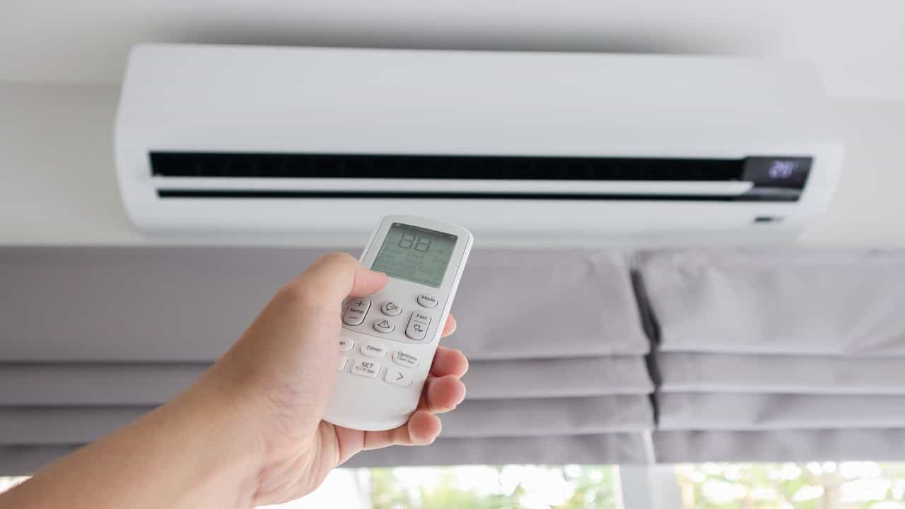 Air Conditioners: ఏసీల వల్ల కరెంట్ బిల్లు ఎక్కువ వస్తుందా..? ఈ టిప్స్‌తో ఆ సమస్య ఫసక్