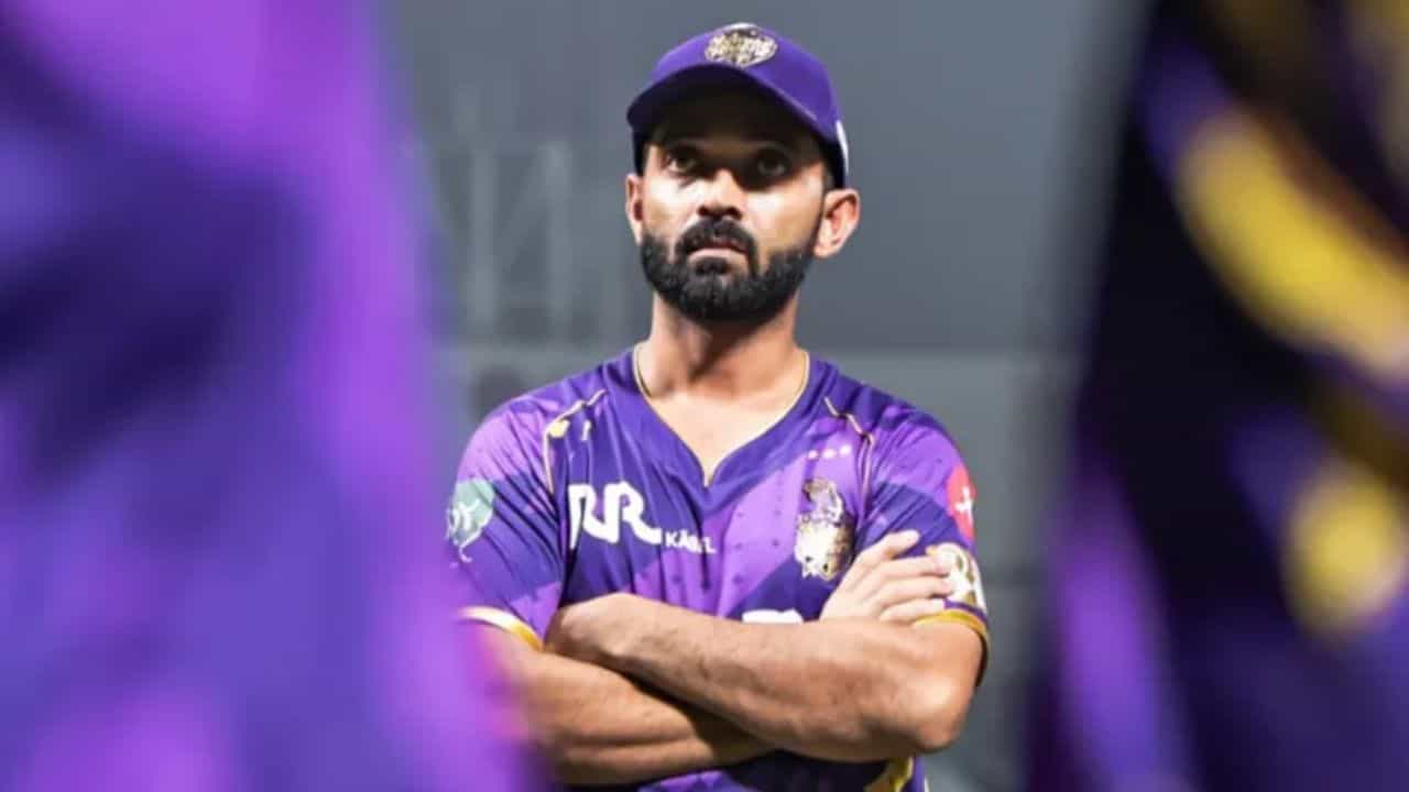 కోల్‌కతా నైట్ రైడర్స్ కెప్టెన్ అజింక్య రహానే కూడా ఈ జాబితాలో ఉన్నాడు. అతను ఐదు మ్యాచ్‌లలో ఐదు ఇన్నింగ్స్‌లలో 160.00 స్ట్రైక్ రేట్‌తో 184 పరుగులు చేశాడు. రహానే బ్యాట్ నుంచి 17 ఫోర్లు, 12 సిక్సర్లు వచ్చాయి. 