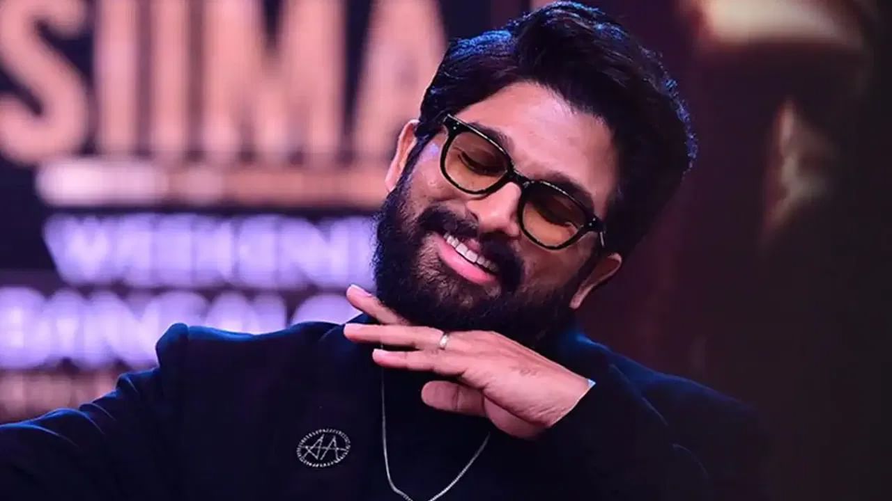 బన్నీతో మూవీని గ్లోబల్ రేంజ్లో భారీగా ప్లాన్ చేస్తున్నారు అట్లీ. మేకింగ్ టేకింగ్ పరంగా హాలీవుడ్ స్టాండర్డ్స్ ఉండేలా చూసుకుంటున్నారు. ఈ రేంజ్ సినిమా అంటే షూటింగ్కే ఏడాది సమయం పడుతుంది. ఆ తరువాత పోస్ట్ ప్రొడక్షన్కు మరో ఆరు నెలలు పక్కా. అంటే మరో ఏడాదిన్నర వరకు బన్నీని తెర మీద చూసే ఛాన్సే లేదు.