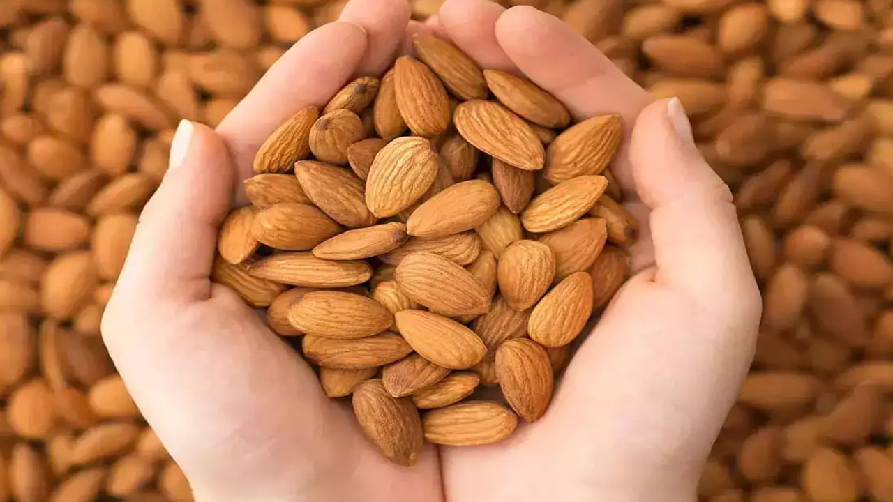 Almonds for Health: బాదం ఆరోగ్యానికి మేలు.. వీటితో కలిపి తింటే విషంతో సమానం.. అవి ఏమిటంటే..