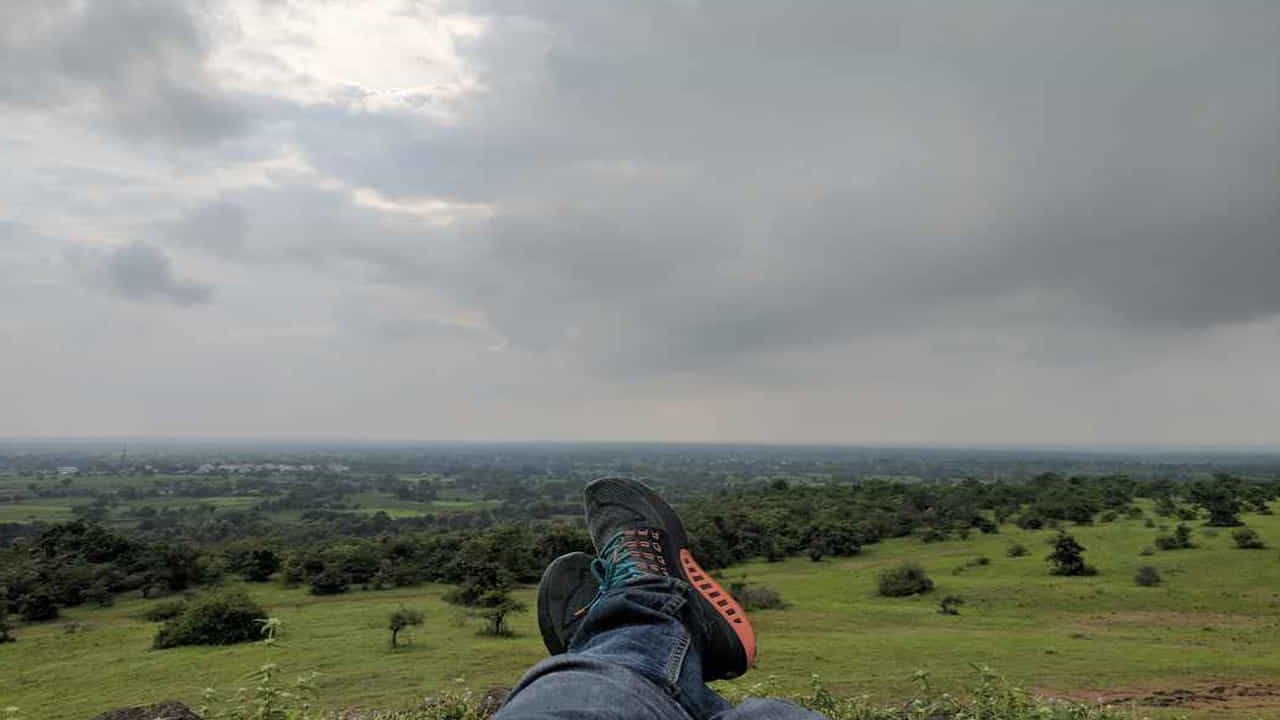 సెలవులు, వీకెండ్ రోజుల్లో అనంతరగిరికి వచ్చే పర్యాటకుల తాకిడి ఎక్కువగా ఉంటుంది. హైదరాబాద్ నుండి 80 కి.మీ దూరంలో ఉన్న ఈ హిల్ స్టేషన్ స్వర్గం కంటే అందంగా ఉంటుంది. కులు-మనాలీ అందం కూడా అనంత గిరుల ముందు మసకబారుతుందని చెప్పాలి.