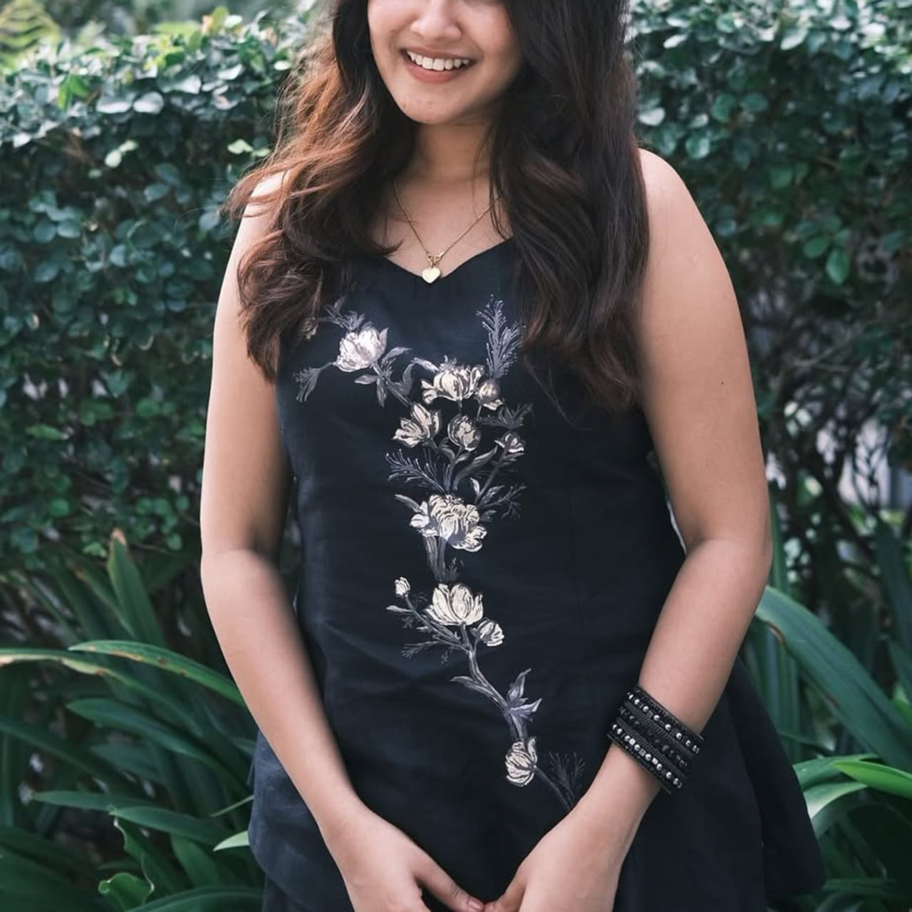 సినీరంగంలో తక్కువ సమయంలోనే తనకంటూ మంచి గుర్తింపు తెచ్చుకుంది. బాలనటిగా ఎన్నో సినిమాల్లో నటించి మెప్పించింది. కానీ 16 ఏళ్లకే ఫేక్ వీడియోస్ భారిన పడింది. అయినప్పటికీ ఇండస్ట్రీలో నటిగా కొనసాగుతుంది. 