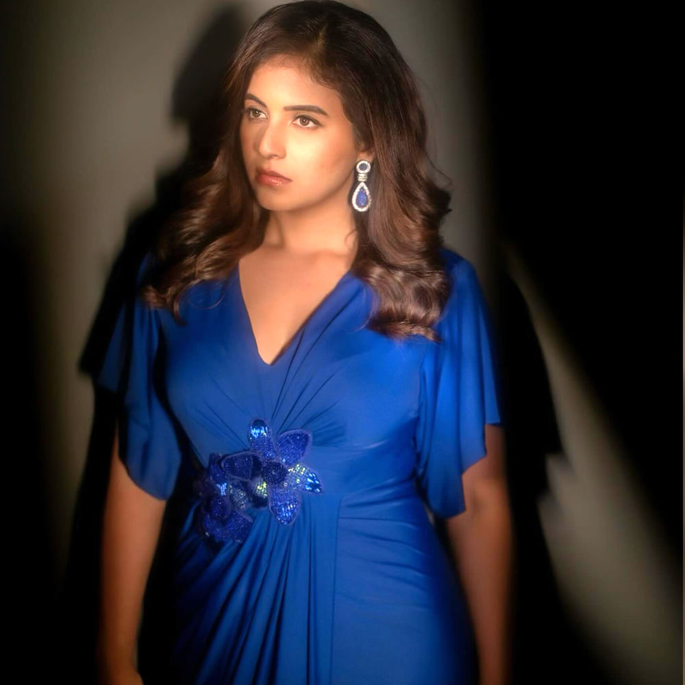 చివరిగా అంజలి రామ్ చరణ్ హీరోగా నటించిన గేమ్ ఛేంజర్ సినిమాలో నటించింది. ఈ సినిమాలో ఆమె నటనకు మంచి మార్కులు పడ్డాయి. ఈ సినిమా తర్వాత అంజలి స్పీడ్ తగ్గించింది. కానీ సోషల్ మీడియాలో యాక్టివ్ గా ఉంటూ అభిమానులను ఆకట్టుకుంటుంది. 