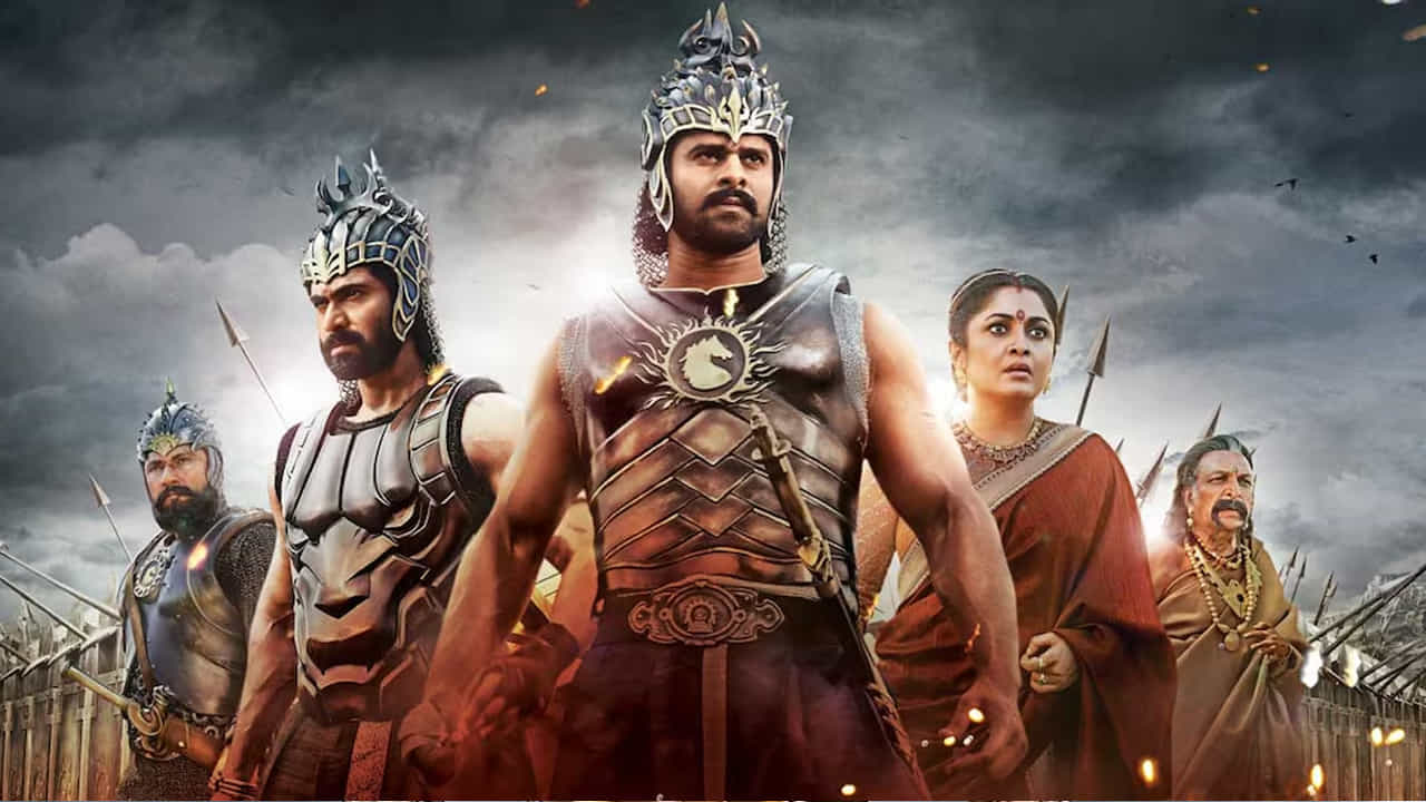 ఇందులో అమరేంద్ర బాహుబలి, మహేంద్ర బాహుబలి పాత్రల్లో ప్రభాస్ నటనకి పాన్ ఇండియా ప్రేక్షకులు బ్రహ్మరథం పట్టారు. అయన లేనిదే భల్లాలదేవ పాత్ర లేదనేలా నటించారు రానా దగ్గుబాటి. రాజమాత శివగామిగా మరి ఎవ్వరిని ఉహించుకోలేనంతగా  పాత్రలో ఒదిగిపోయారు రమ్యకృష్ణ. సత్యరాజ్ చేసిన కట్టప్ప పాత్రకు ప్రేక్షకులు ఫిదా. దేవసేనగా అనుష్క పాత్రకి విమర్శకుల ప్రశంసలు లభించాయి.