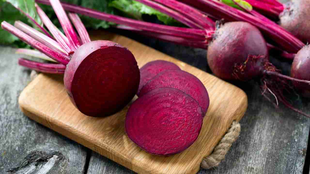 Beetroot For Skin: ప్రతి రోజూ పచ్చి బీట్ రూట్ తింటే ఏం జరుగుతుందో తెలుసా..?