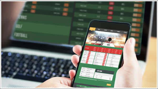 Betting App: బెట్టింగ్ యాప్స్ ప్రమోషన్స్పై పోలీసుల ఉక్కుపాదం.. వారికి నోటీసులు!