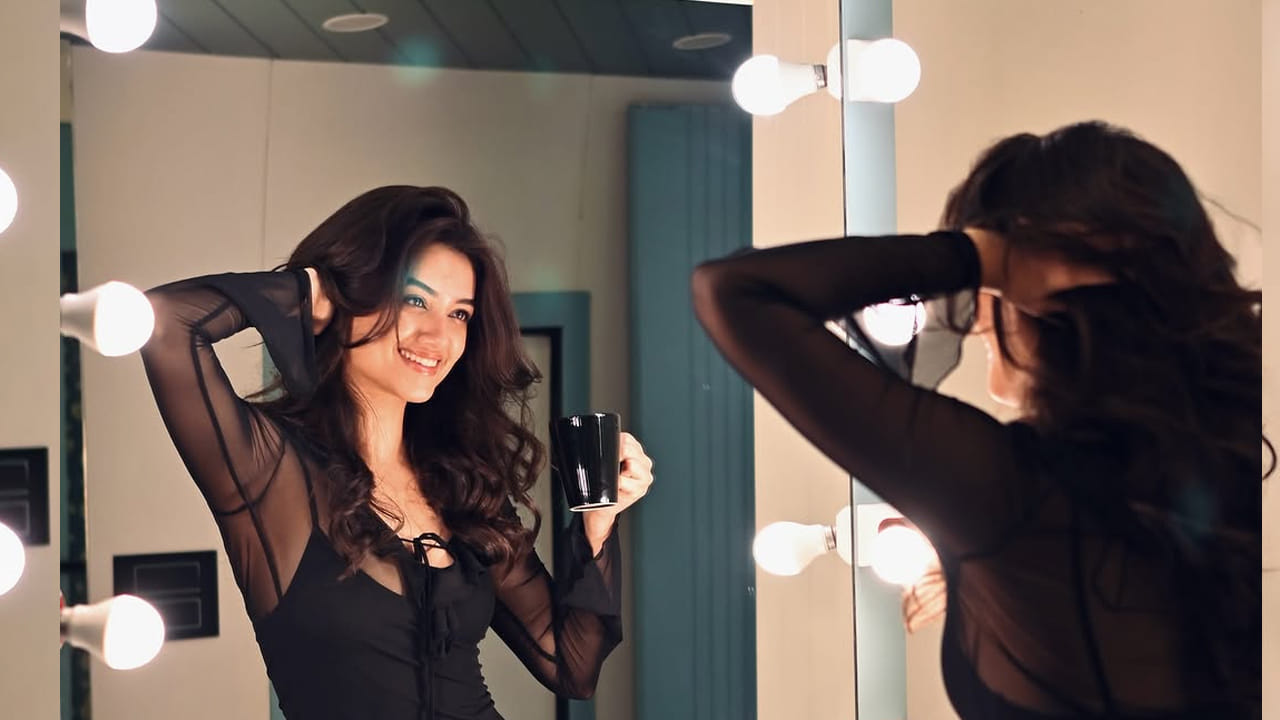 ప్రస్తుతం ఎవరినోట విన్నా ఈ ముద్దుగుమ్మ పేరే వినిపిస్తుంది.  ఇక ఈ మూవీ తర్వాత భాగ్య శ్రీ బోర్సేకు తెలుగులో పలు సినిమాల్లో అవకాశాలు వచ్చినట్లు తెలుస్తోంది.