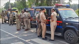 ఇంట్లోంచి బయటికే రాని కుటుంబం! ఏమైందని పక్కింటోళ్లు వెళ్లి చూస్తే.. నాలుగు మృతదేహాలు వేలాడుతూ..